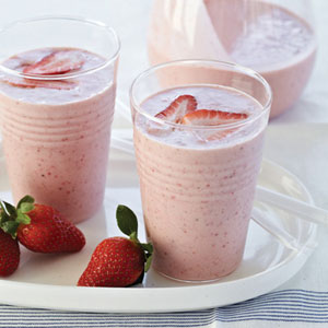 strawberry-banana-almond-butter-smoothie-recipe-fw0311-lg